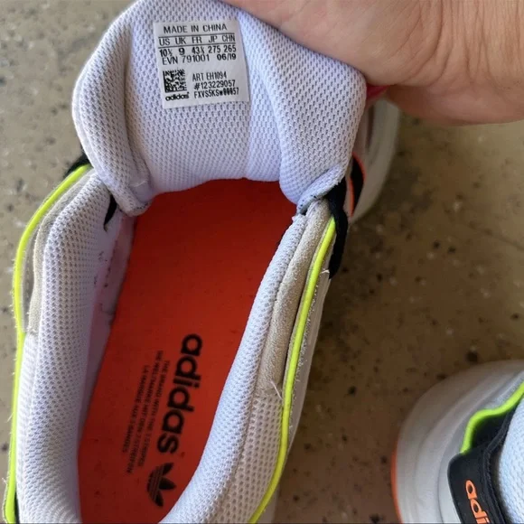 Limited edition White adidas with neon lining - Picture 6 of 9